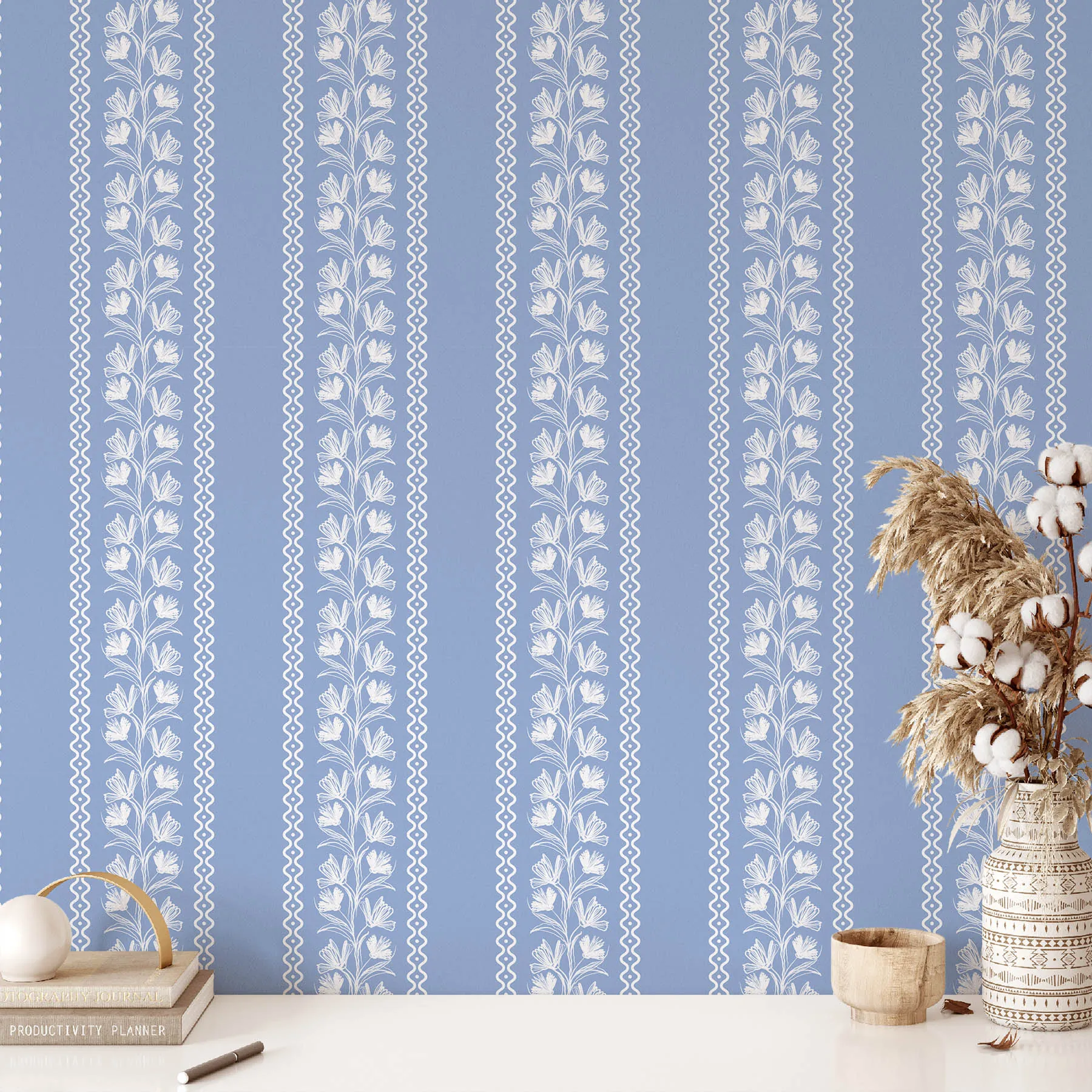 Delicate Floral Seamless Pattern preview 2
